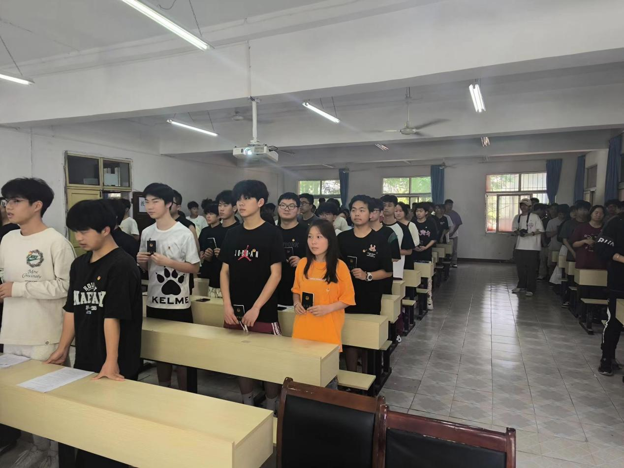 青春心向党，奋斗新征程 ——beat365在线唯一官网第五期团课结业典礼暨入团仪式