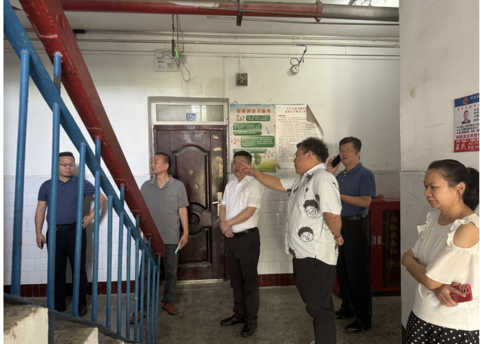 武汉市教育局领导实地指导beat365开学迎新准备工作