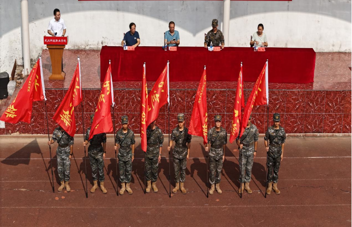 beat365在线唯一官网举行新生开训典礼 暨军训开营仪式