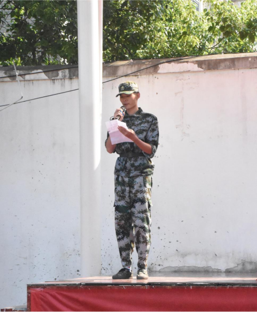 beat365在线唯一官网举行2024级新生开学典礼暨军训结营仪式