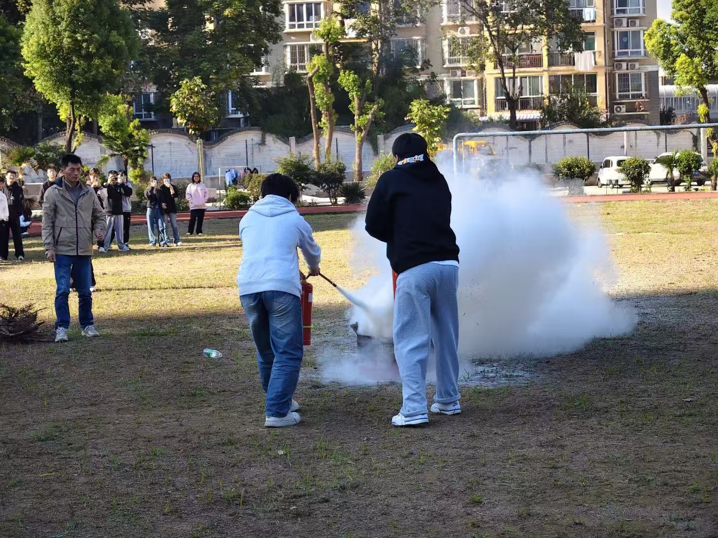 beat365在线唯一官网开展消防安全专题培训 暨实战演练——筑牢校园安全防线