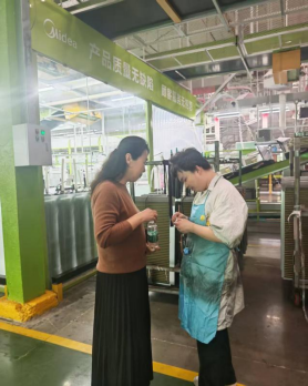 beat3652023级辅导员赴美的集团走访看望实习学生