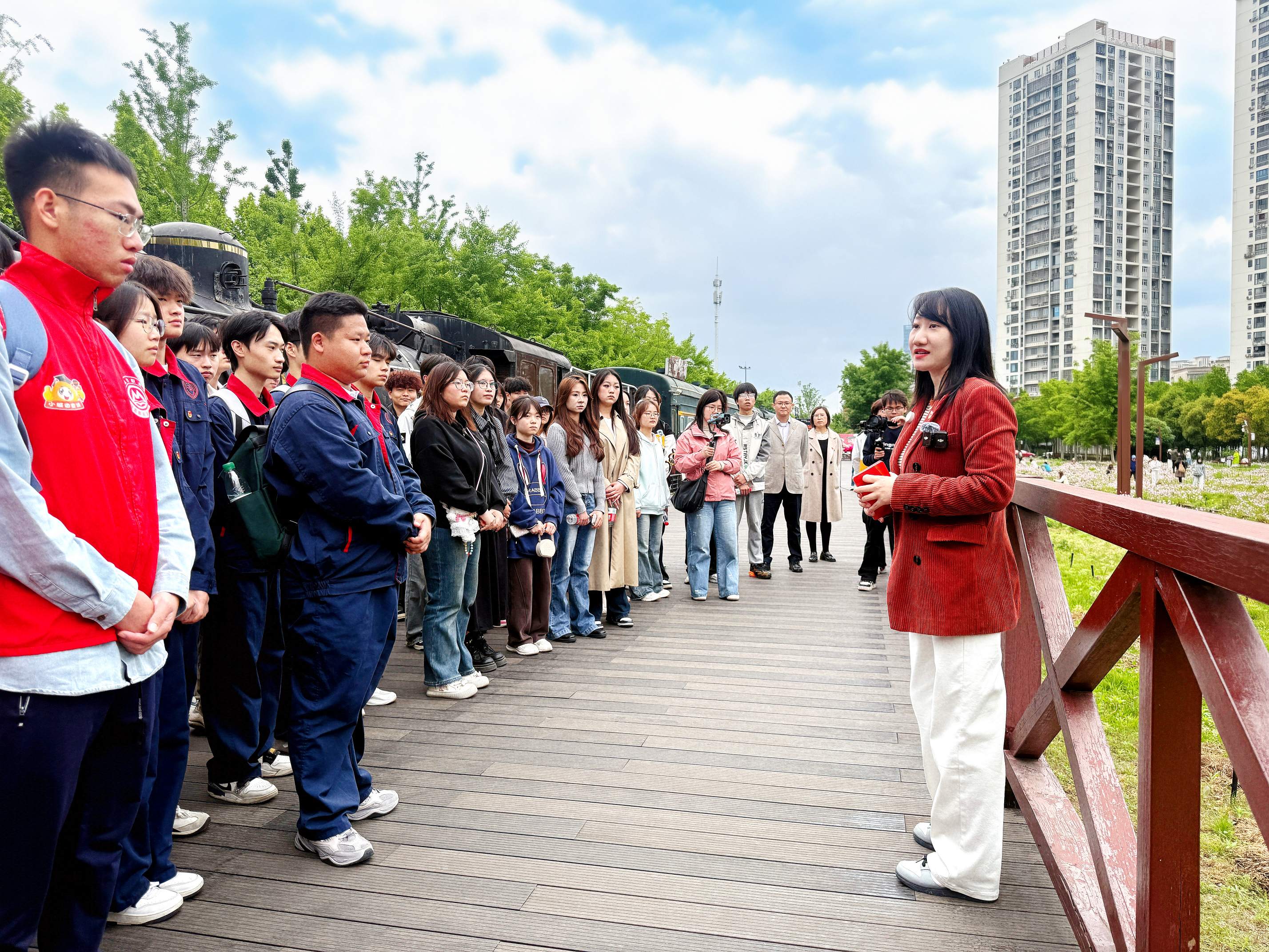 铁路遗址上的思政课 ——百年粤汉线“驶”进《概论课》新课堂