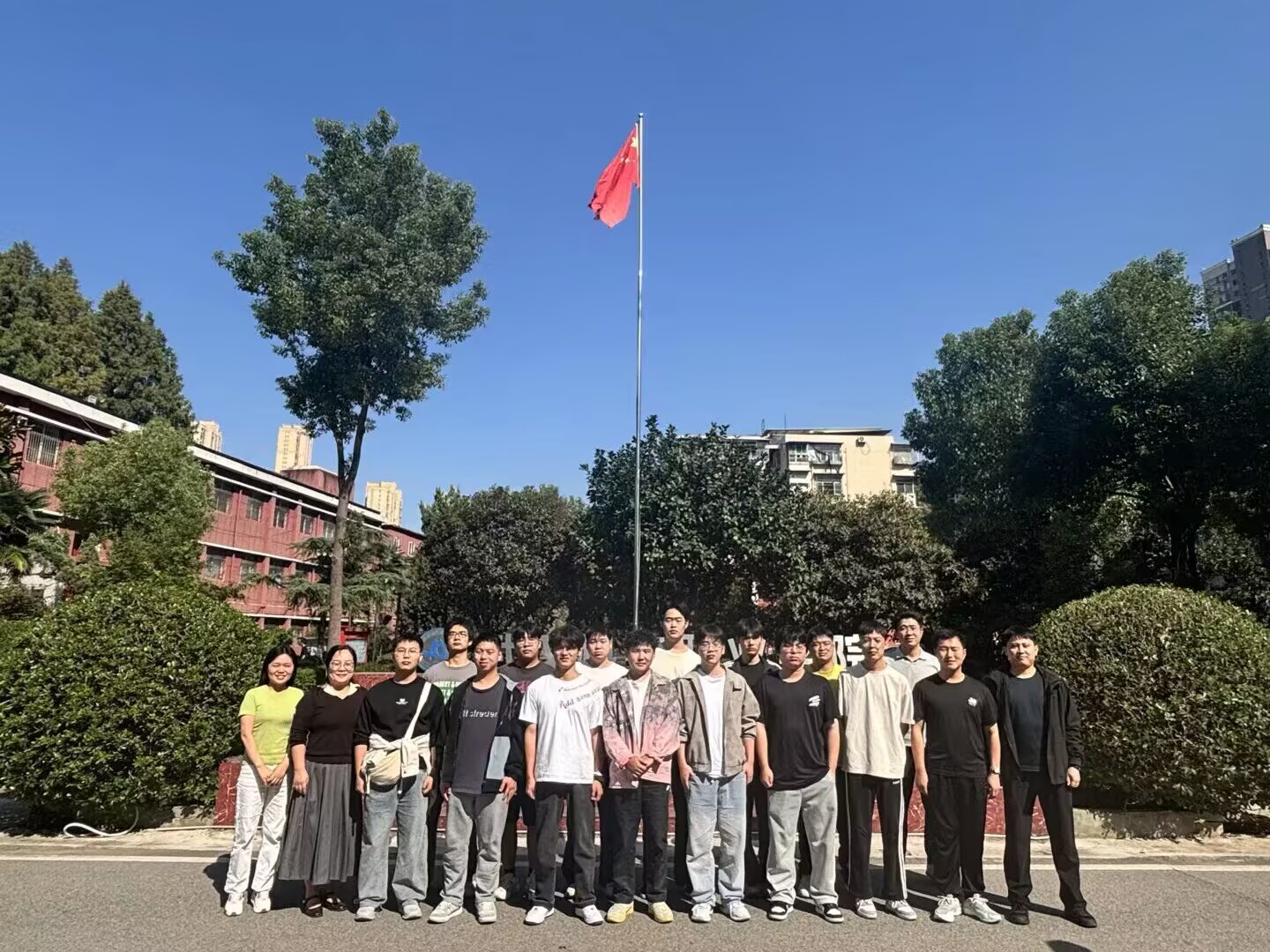 勤学苦练强本领,岗位实习砺匠心 ---beat365在线唯一官网2024级学生赴美的集团及武汉锐科激光(黄石基地)有限公司开展岗位实习 勤学苦练强本领,岗位实习砺匠心 ---beat365在线唯一官网2024级学生赴美的集团及武汉锐科激光(黄石基地)有限公司开展岗位实习