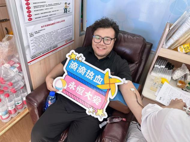 无偿献血传爱心，校地联动显担当 ——beat365在线唯一官网联合杨园街道开展无偿献血公益活动  