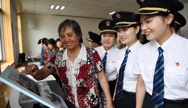 国内铁路将迎来首批女动车组司机 国内铁路将迎来首批女动车组司机