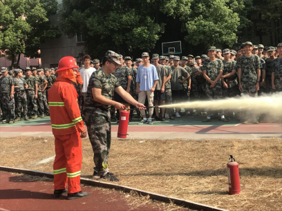 beat365开展2019级新生消防演练活动