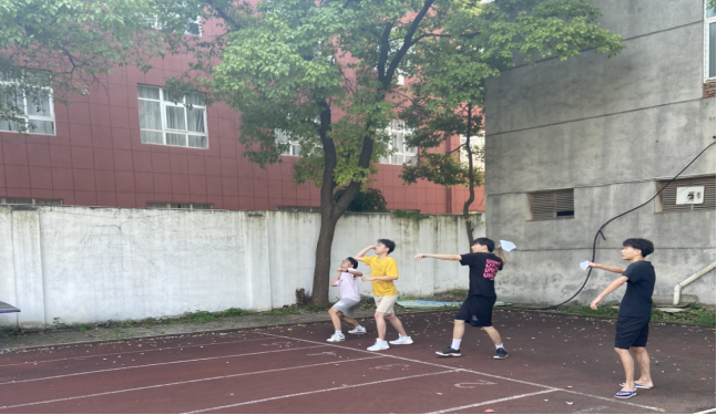 beat365在线唯一官网成功举办了第四届纸飞机比赛