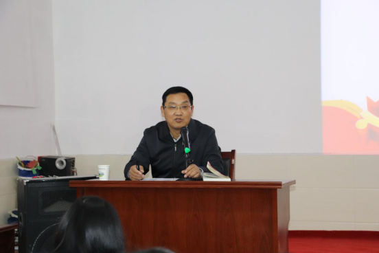 省委讲师团成员中南民族大学阎占定教授 莅临beat365宣讲党的十九届四中全会精神