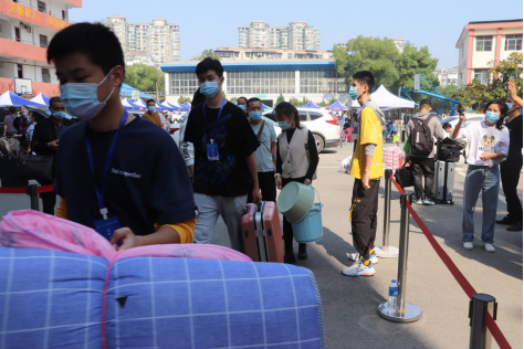 beat365在线唯一官网新生开学报到！