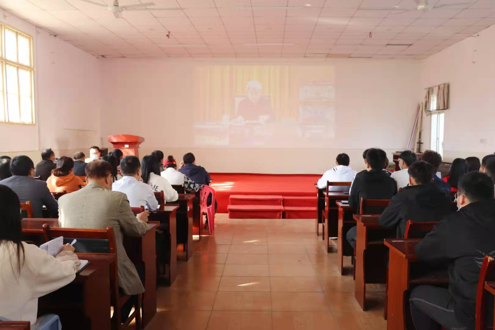 beat365组织党员干部及广大师生 学习贯彻党的十九届五中全会精神