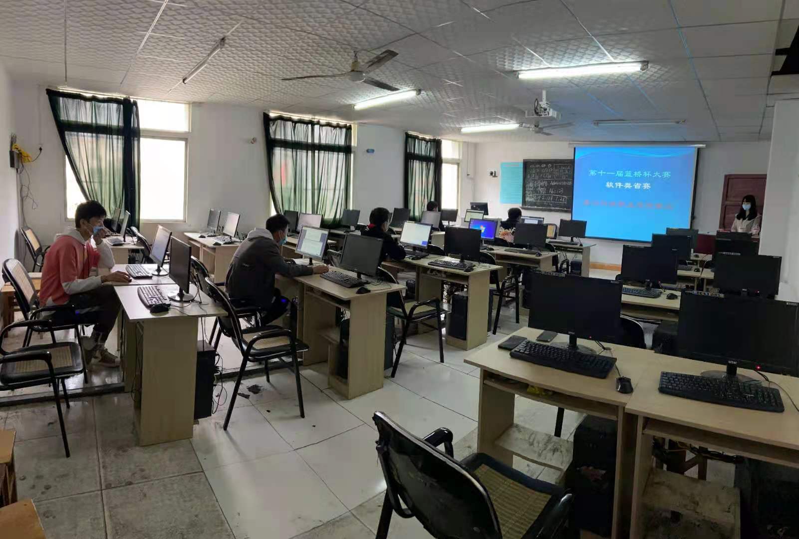 beat365在线唯一官网“蓝桥杯”大赛斩获佳绩