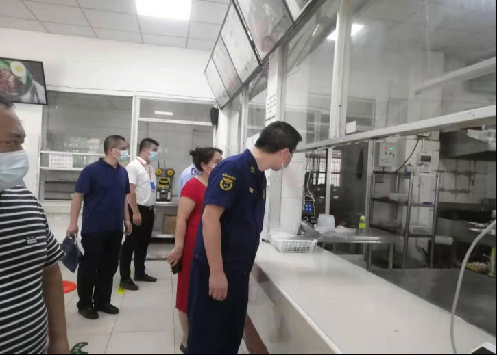 洪山区开学工作组评估工作专班莅临beat365指导秋季开学工作