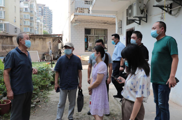 洪山区开学工作组评估工作专班莅临beat365指导秋季开学工作